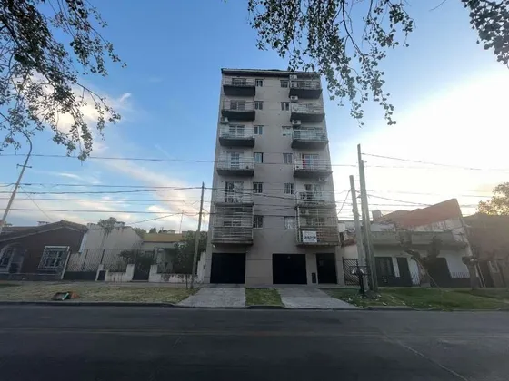 Hermoso Departamento De 2 Amb. En Buena Ubicación Nuevo Valor