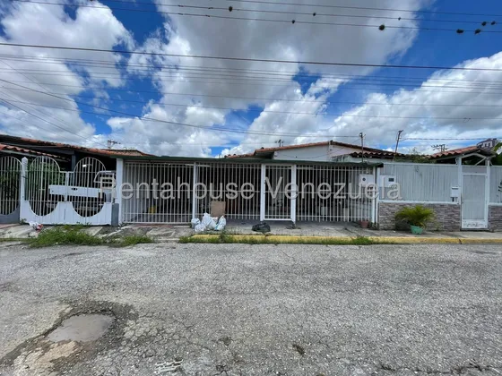 Excelente Casa Comercial Alquiler Urb Valle Hondo Cabudare