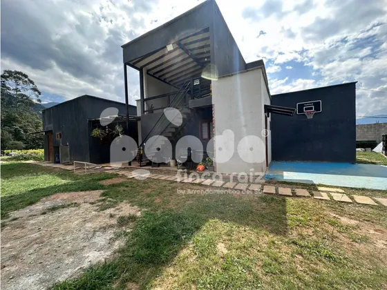Casa Campestre En Venta En Sabaneta - La Doctora 