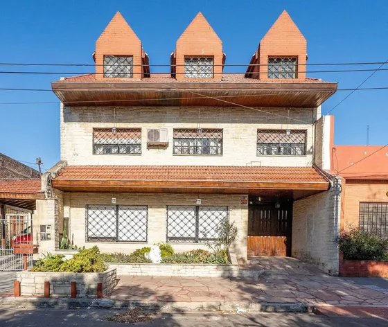 Venta Casa 2plantas Pileta Quincho Cochera Altillo