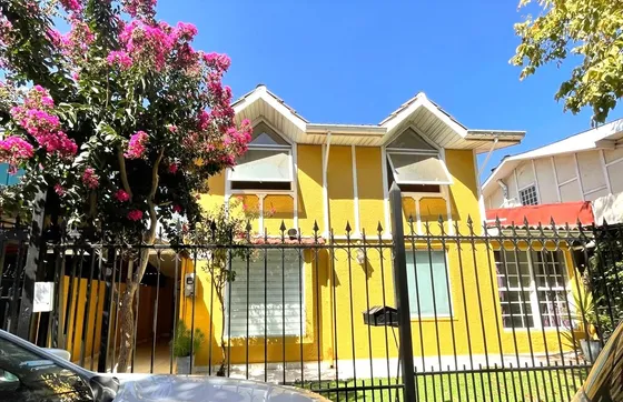 Linda Casa Remodelada Regularizada En Sector Residencial