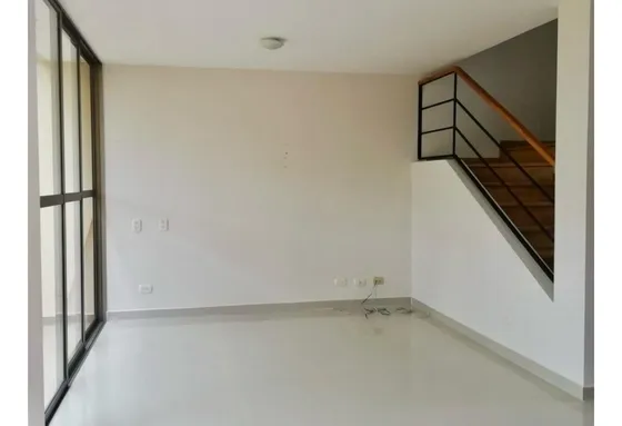 Casa Amplia Y Luminosa En Unidad Cerrada En La Ceja