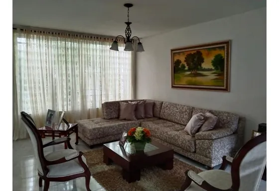 Venta Casa En El Bosque De 260mt2, Norte De Cali 7899.