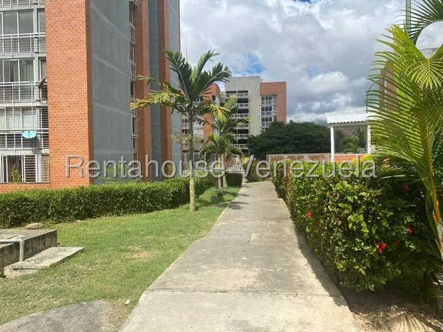 25-6409 Venta ¡descubre Este Hermoso Ph Dúplex, Remodelado Y Lleno De Luz Natural!