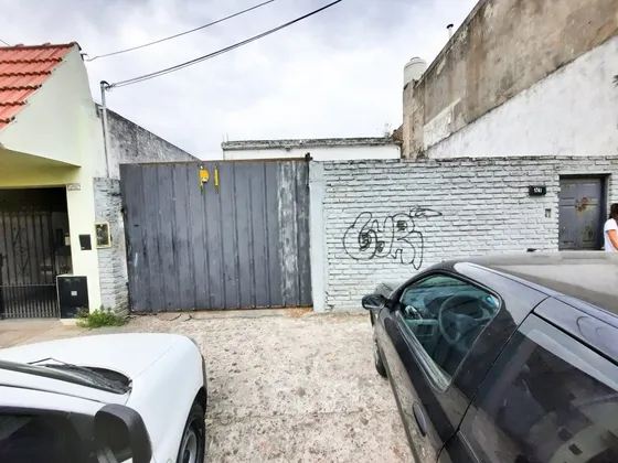 Galpón Con Losa En Lanús Este