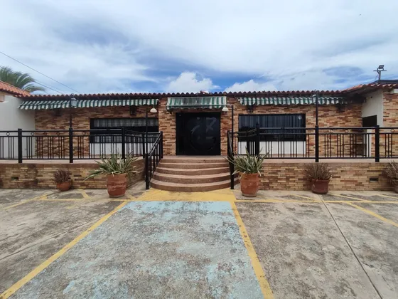 Local Comercial En Los Robles Venta O Alquiler