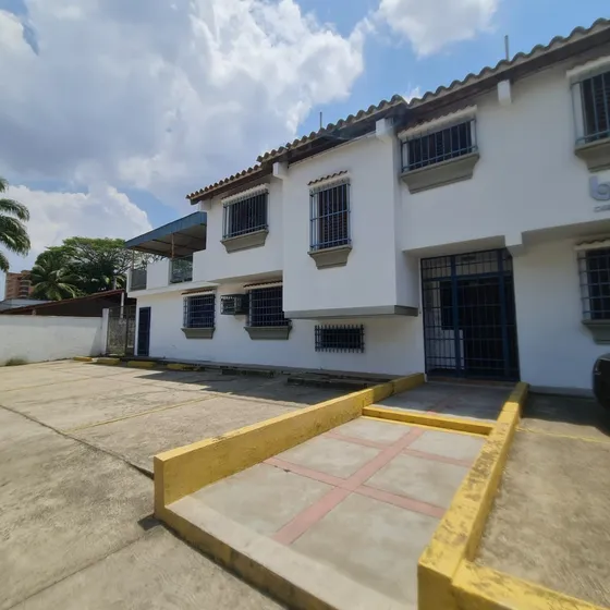 En Venta Casa Comercial En La Viña De Esquina Al Lado Del C.c. Concepto, Ideal Para Construir Locales.
