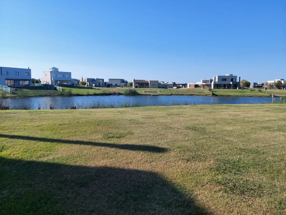 Lot in Prime Location at El Naudir Phase 1 Facing Laguna, Direct Owner