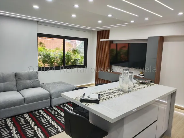 En Venta Departamento Remodelado, Amplio Lujo Y Un Singular Modernismo Minimalista Ideal Para Un Dia A Dia Exitoso - El Rosal // Luis Gomez // Mls #25-5162