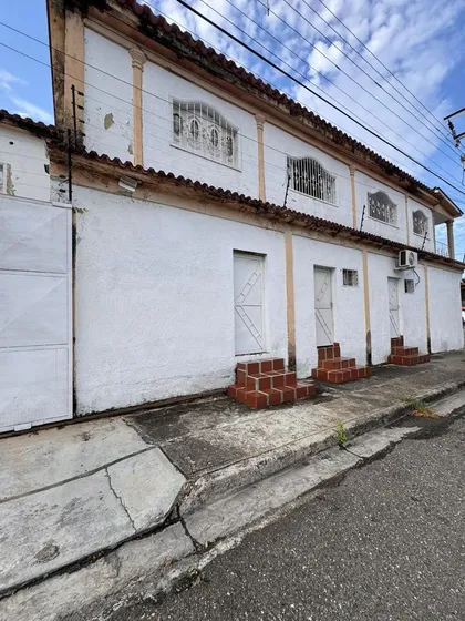 Mariana Vende Casa Comercial De Esquina San Diego La Esmeralda Fabiola
