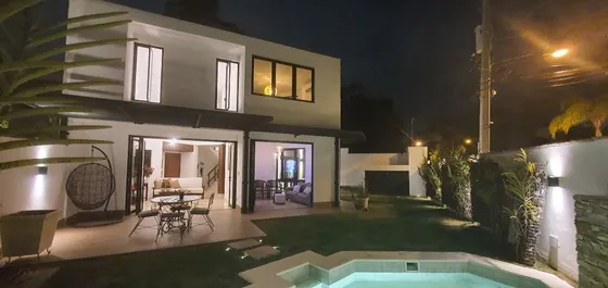 Casa De 4 Habitaciones En Cuesta Hermosa I Con Patio Y Picuzzi Mantenimiento 2900 Pesos