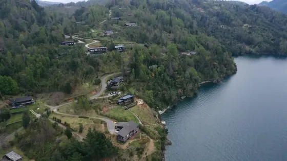 Terreno En Lago Calafquen Con Bosque Y Lago