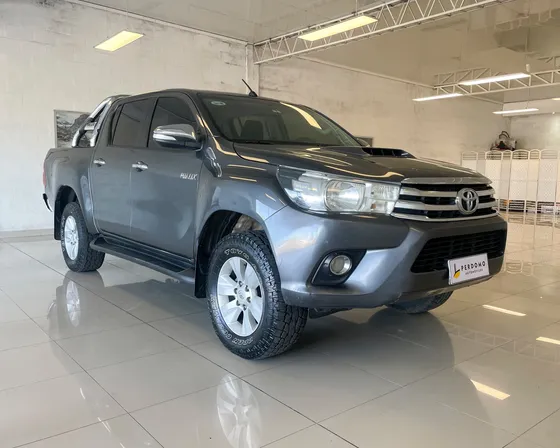 Toyota Hilux 3.0 Cd Srv Cuero Tdi 4x4 5at - A4