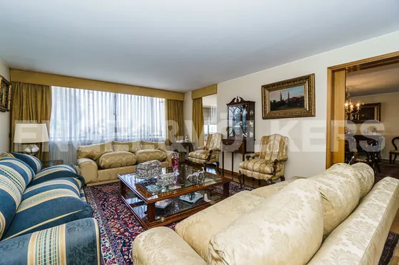 Departamento En Gertrudis Echenique, El Golf