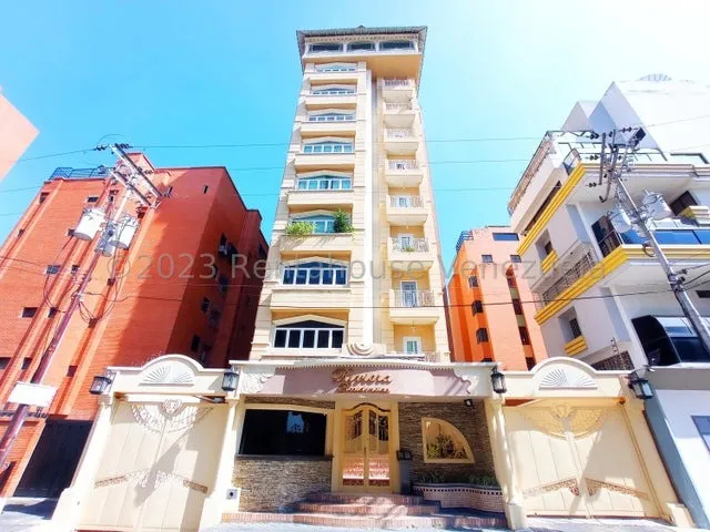 Lujoso Apartamento En Venta Urb El Bosque Las Delicias Edificio Con Planta Eléctrica Total 25-15158 Hc