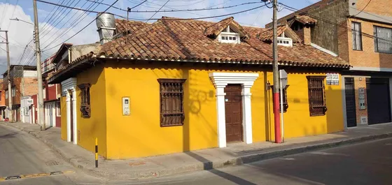 Vendo Casa Esquinera Y Rentable En El Centro De Madrid Cundinamarca (18251).