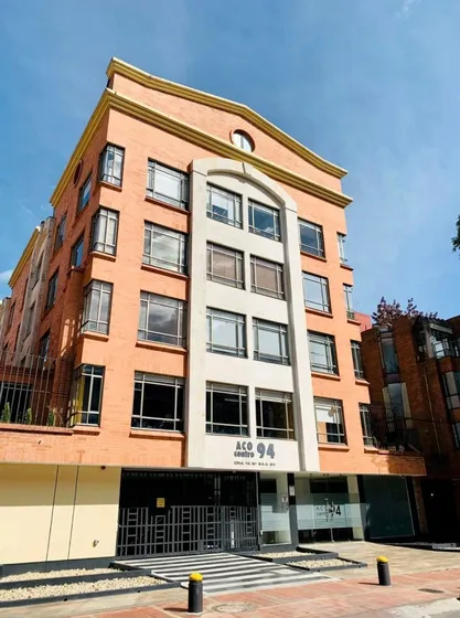 Oficina En El Barrio Chicó Norte -  Edificio Acocentro 94
