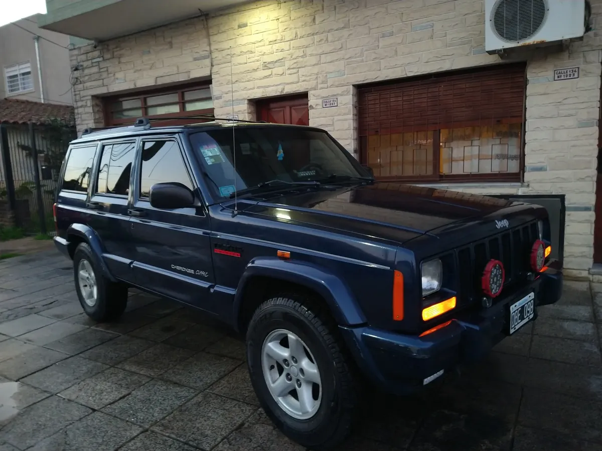 Jeep Cherokee 2.5 Classic535332461782640647