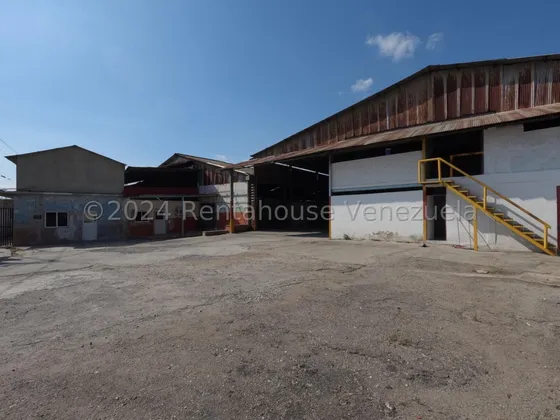 Dennymar, Vende Espectacular Galpon Industrial De 5,205m2 Con Todos Los Servicios Basicos Oficina Con Mobiliario Zona Industrial I Barquisimeto B4a13836                                                