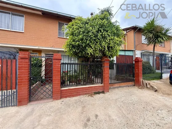 Casa En Venta De 3 Dorm. En Villa Alemana