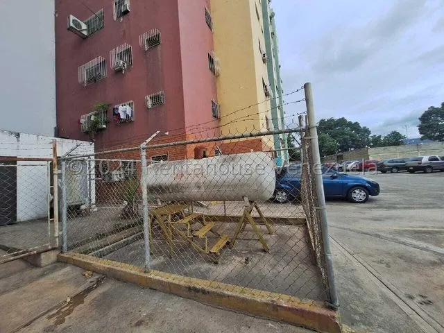 Apartamento En Venta Barquisimeto Pueblo Nuevo Codigo 2 4  2  6  9  9  7 Mildred Amplio Cuenta Con Una Distribución Espaciosa Y Cómoda  Es La Opción Ideal Para Aquellos Que Buscan Comodidad Y Amplitu 