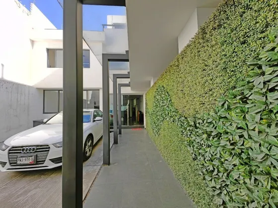 Casa Con Uso De Suelo Para Oficinas / 526m2c