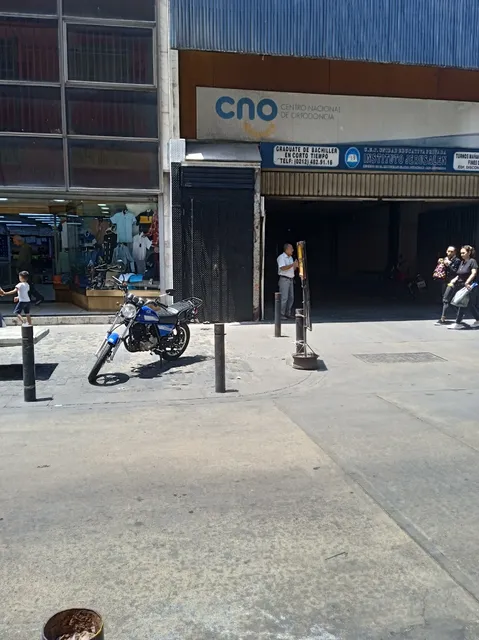 Alquilo Local A Pie De Calle En El Centro De Caracas