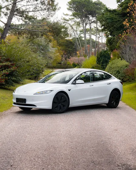 Tesla Model 3 0.0 Model 3 Rwd