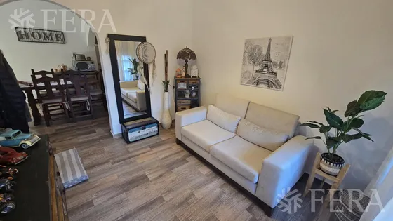 Venta De Casa 3 Ambientes Con Cochera Y Patio En Wilde