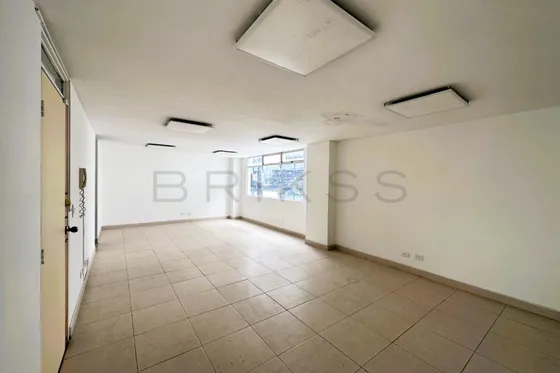 Oficina En Arriendo/venta En Chico Norte. Cod A5985