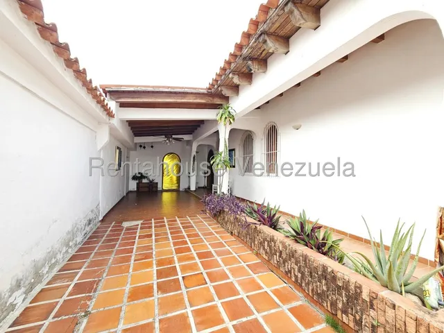 Venta Esplendida Quinta En La Icónica Urbanización Santa Elena, Al Este De Barquisimeto   Profesional Inmobiliario Mehilyn Perez 