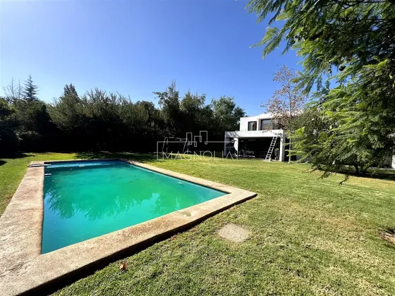 Casa En Venta De 4 Dorm. 4 Baños En Piedra Roja