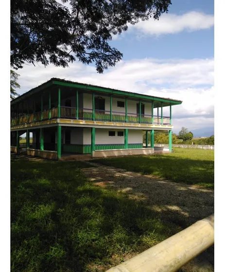 Venta Finca Caicedonia - 125 Cuadras