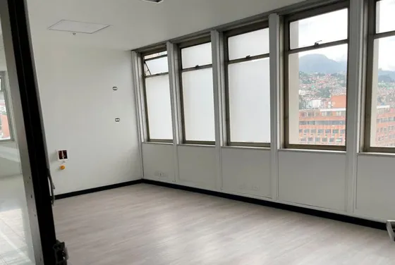 Oficina En Arriendo/venta En Ciudad Salitre Sur-oriental-teusaquillo. Cod A1926