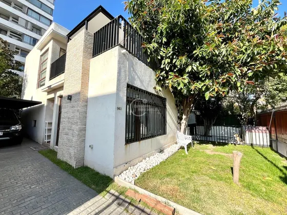 Casa Remodelada Colon/manquehue. Excelente Estado