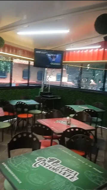 Se Vende Fondo De Comercio Para Pizzería En Los Chaguaramos Con Licencia De Licores Excelente Oportunidad De Inversión Bb 