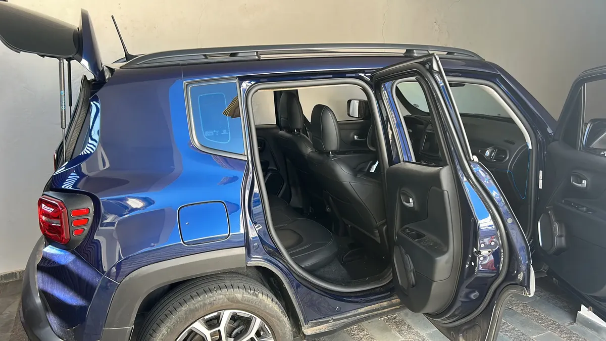 Jeep Renegade 2023 1.3 Longitude Turbo Flex Aut. (t270) 5p — foto 5