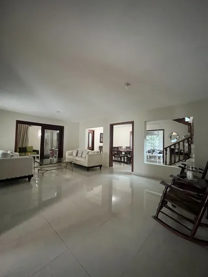 Casa En Venta En Calle Comercial Con Espacios Bien Amplios