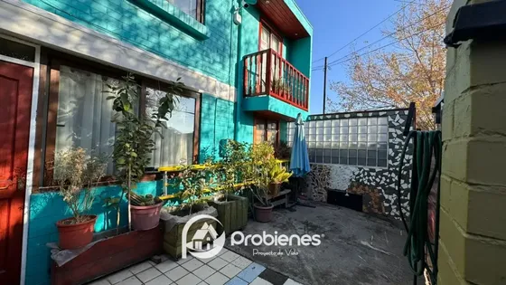 Casa De 2 Pisos En Barrio Residencial De Maipú. Los Rosales