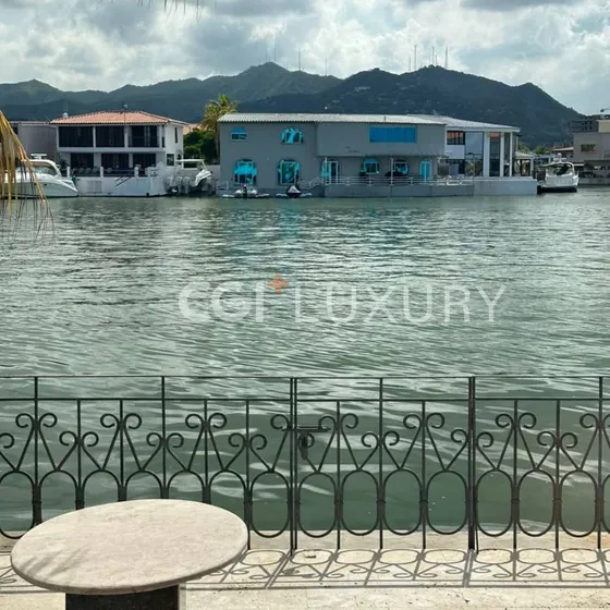 Cgi+ Luxury Vende Villa En La Urb. Pueblo Viejo 