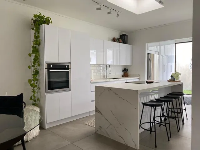 Casa Remodelada, Excelente Ventilación Y Luz Natural, Acabados De Lujo 