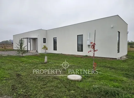 Moderna Casa Nueva En Condominio San Manuel