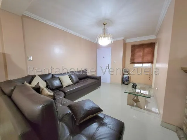 Dainiela Linarez Vende Casas Ubicada En Zona Este De Barquisimeto Totalmente Equipada Amplia Moderna Elegante Y Acogedora Conectada A Planta Eléctrica Y Vigilancia Las 24 Horas                        