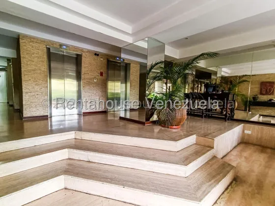 En Alquiler Apartamento En Alto Prado. Cod Flex: 25-18339