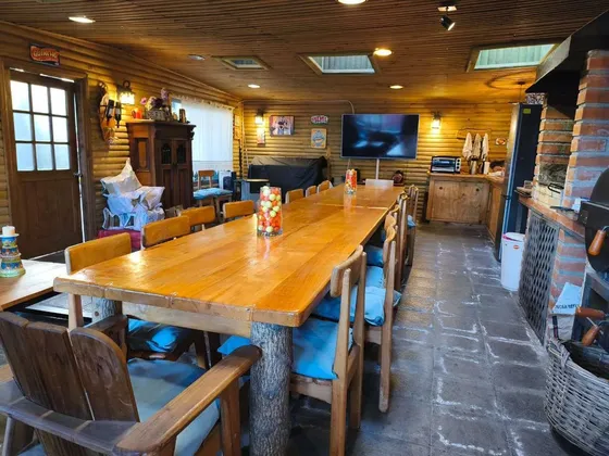 Gran Casa Familiar Con Espacios Únicos Y Salón Para Eventos