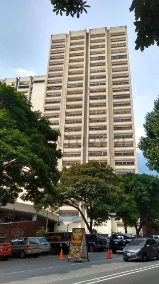 Oficina En Alquiler, Av. Sucre De Los Dos Caminos 157 M2, Remodelada Er