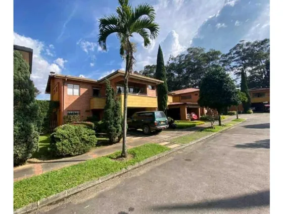 Casa Unifamiliar En Venta La Estrella (t)