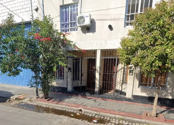 Duplex Al Frente De 3 Ambientes, Con Entrada Independiente Y Patio.