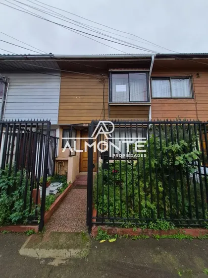 Casa Con Excelente Ubicación En Sector Las Higueras
