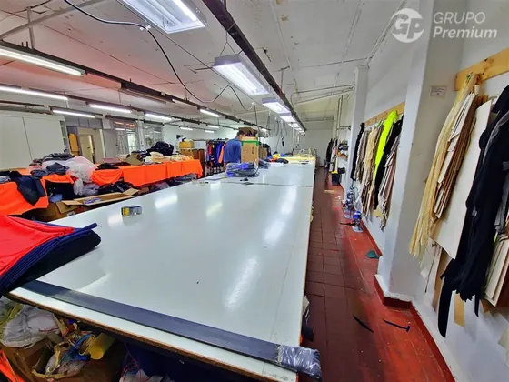 Propiedad Industrial 970 M En Venta A Pasos De M. Einstein